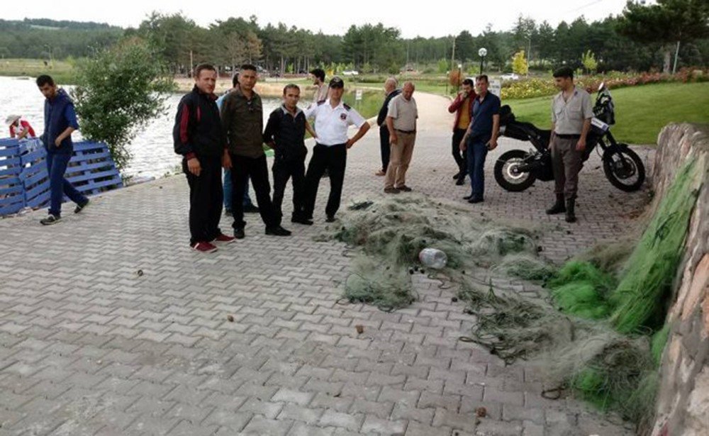 Pelitözü Göletinden Bin Metre Uzunluğunda Balık Ağı Çıkarıldı