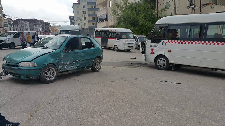 Bilecik’te Zincirleme Trafik Kazası: 3 Yaralı