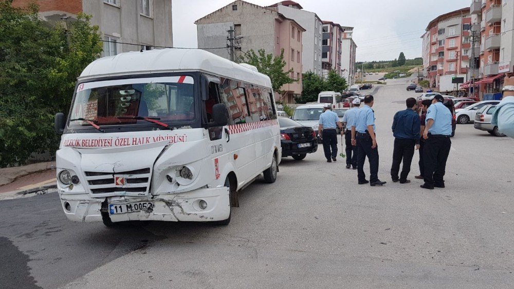 Bilecik’te Zincirleme Trafik Kazası: 3 Yaralı