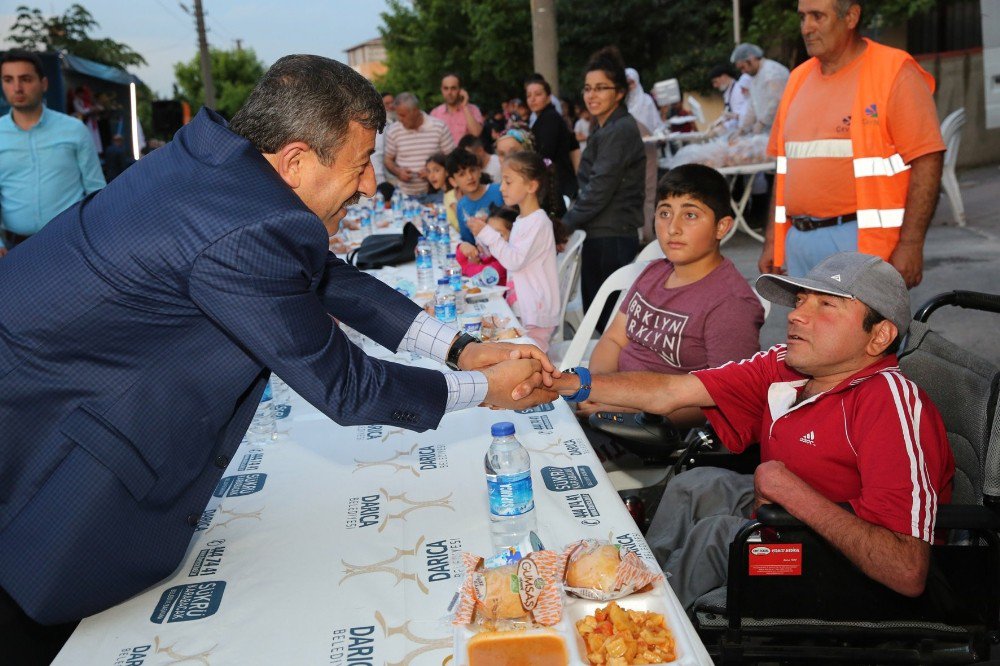 Darıca’da Mahalle İftarları Devam Ediyor