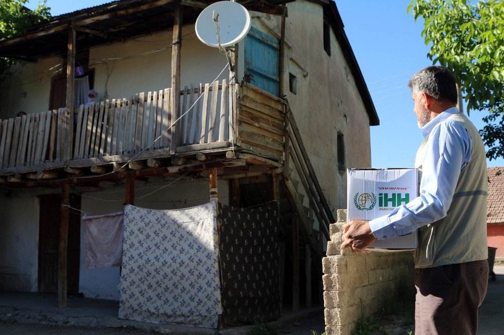 Elazığ’da 2 Bin Aileye Ramazan Yardımı