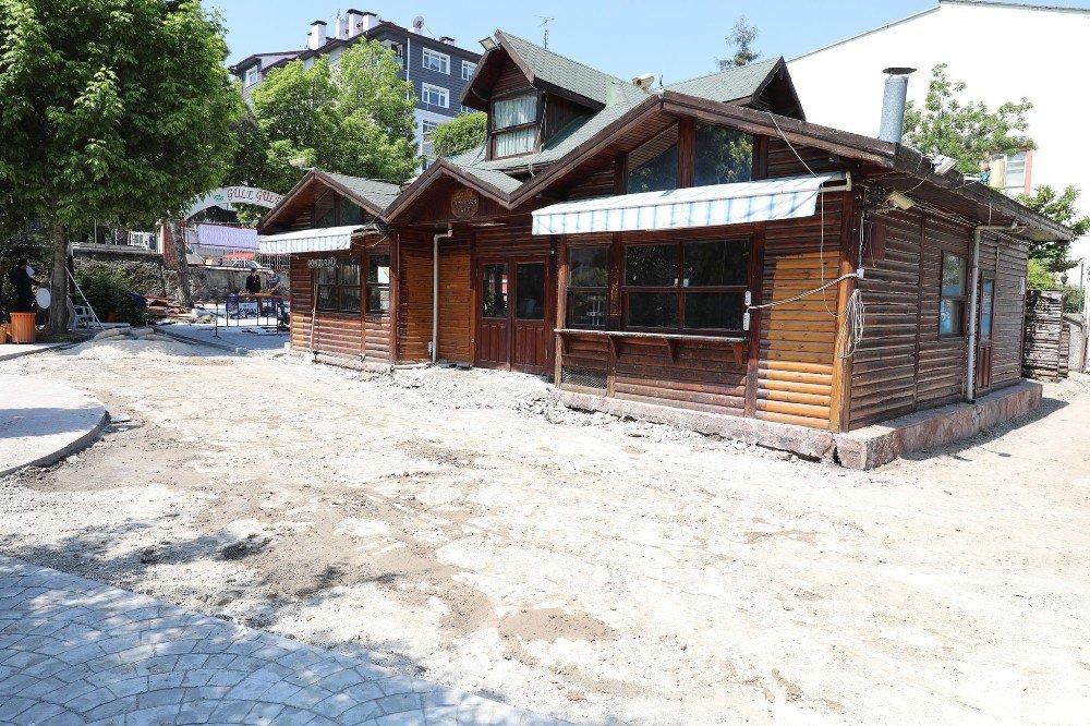 Gazi Park’ında Yenileme Çalışması