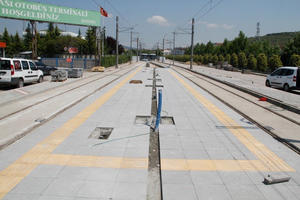 Tramvay Durakları Engellilere Uygun Olarak Yapılıyor