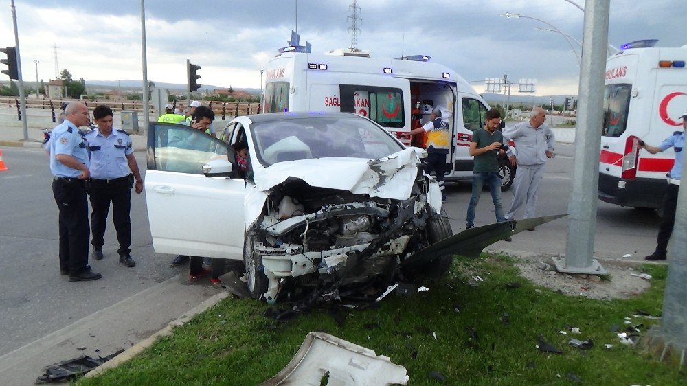 Karaman’da Trafik Kazası: 5 Yaralı