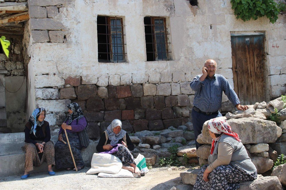 Bir Günde 5 Kez Sallanan Mahallenin Sakinleri Şaşkın