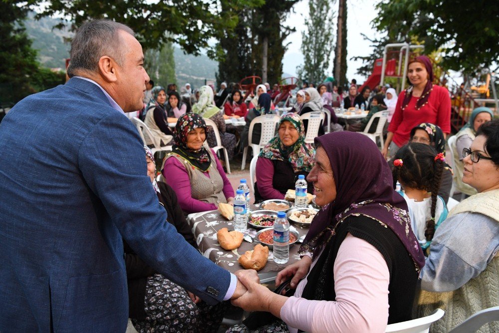 Başkan Böcek Geyikbayırı’nda İftar Yaptı