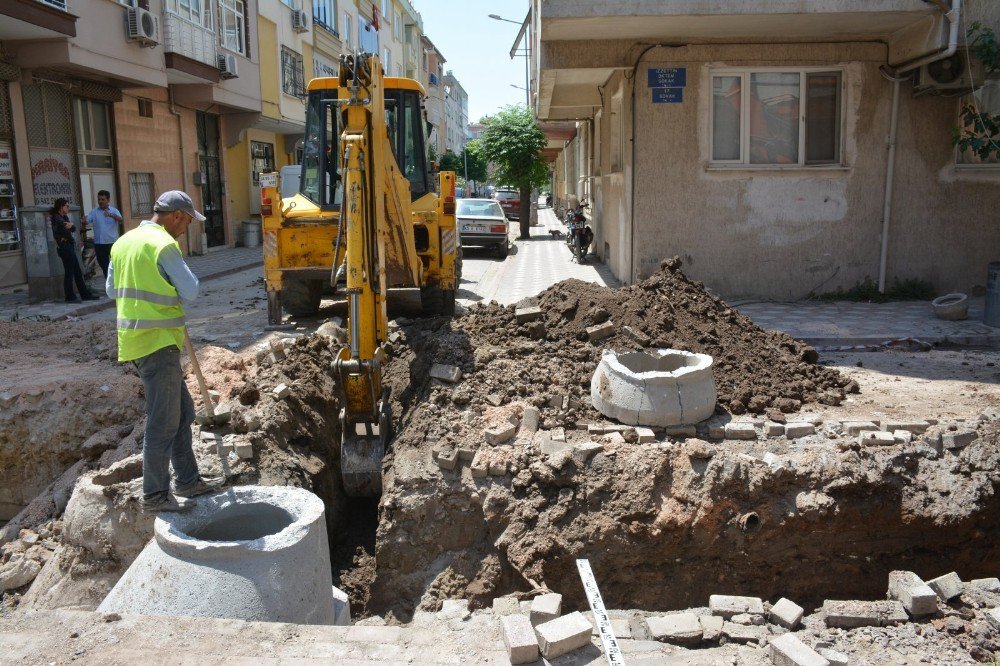 Akhisar’ın Eski Altyapısına Yenileme