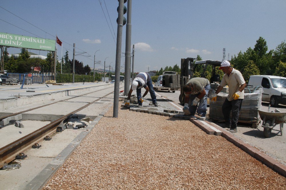 Tramvay Durakları Engellilere Uygun Olarak Yapılıyor