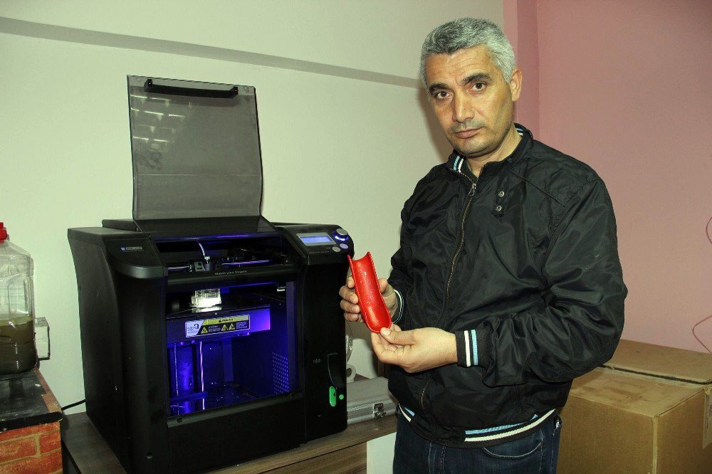 3d Yazıcı İle Hayvanlar İçin Protez Bacak Üretti