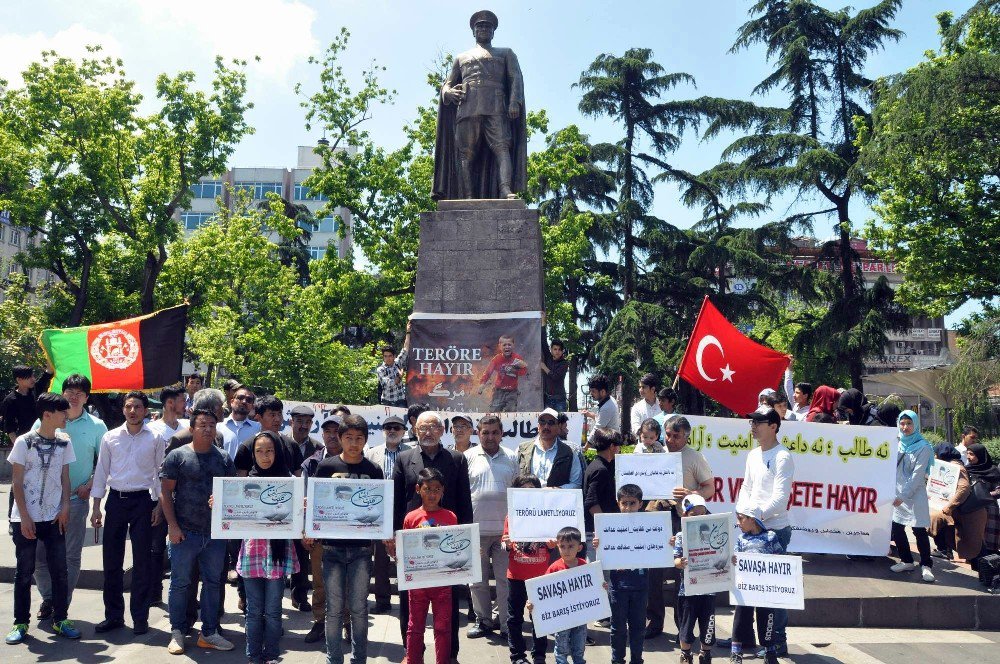 Trabzon’da Yaşayan Afganlar Ülkelerindeki Terörü Protesto Etti