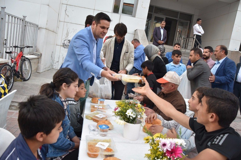 İpekyolu Belediyesinden İftar Programı