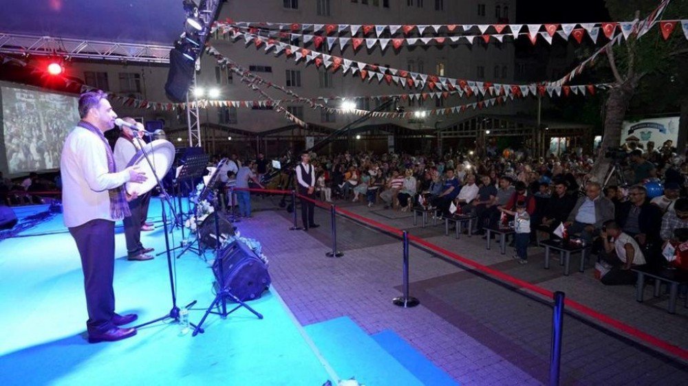 Grup Tillo Vatandaşlar Tarafından Yoğun İlgi Gördü