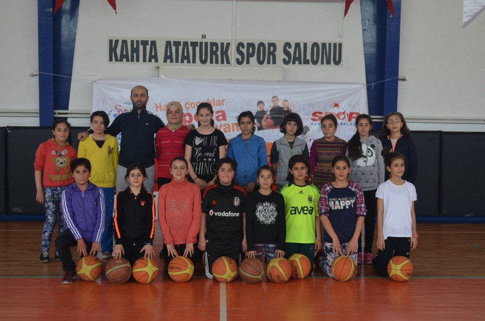 Kahta’da Yaz Spor Okulu Açıldı