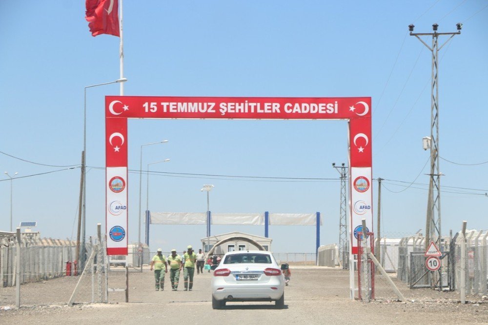 Müsteşar Yardımcısı Karabay, Mülteci Kampında