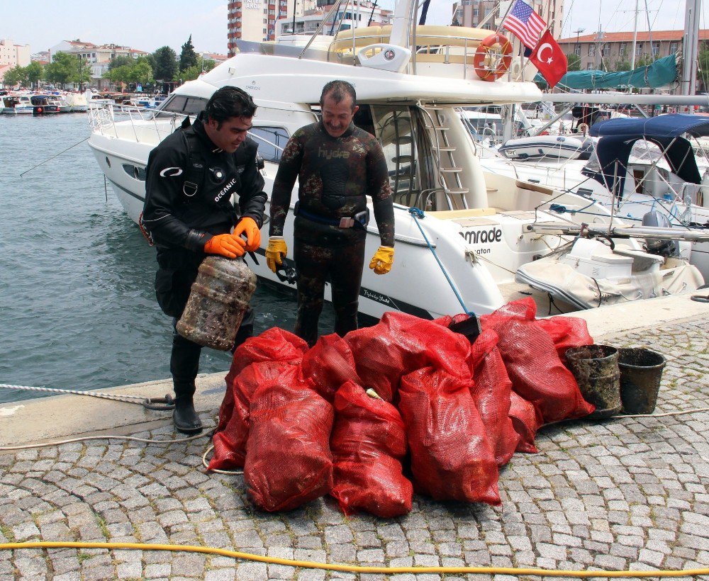 Dalgıçlardan Dünya Çevre Günü’nde Deniz Temizliği