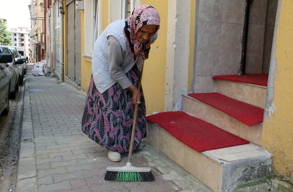 Türkiye’de 3 Milyon 100 Bin, Giresun’da İse 33 Bin 400 Kişi Yalnız Yaşıyor