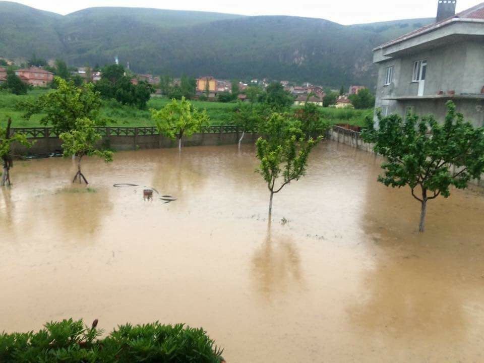 İnönü’de Yağmur Sele Neden Oldu