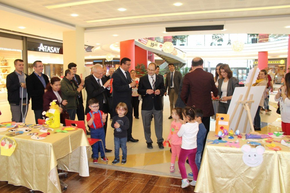 Hastane Kreşi Öğrencilerinin Yılsonu Sergisi