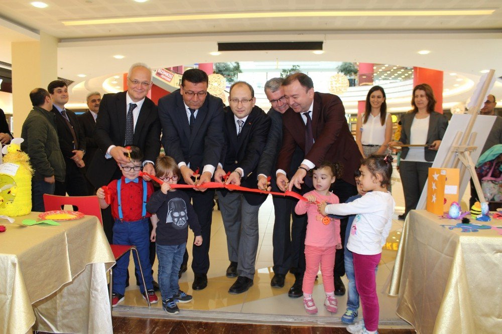 Hastane Kreşi Öğrencilerinin Yılsonu Sergisi