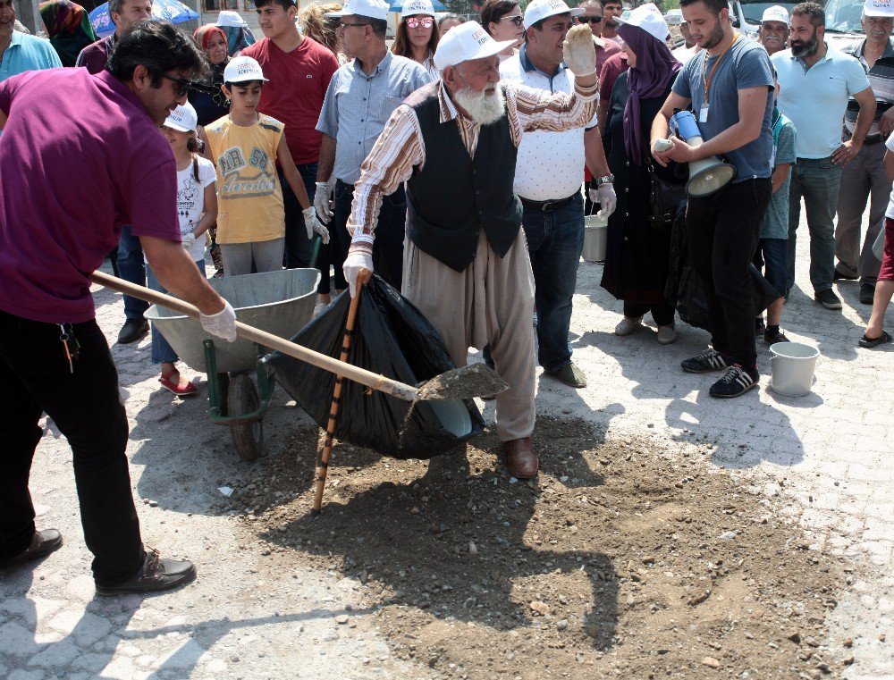 Vatandaş Çöp Topladı, Çukur Kapattı