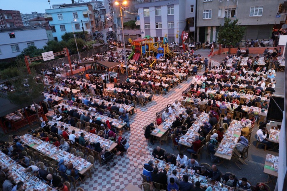 İlkadım’da 2 Mahalle Aynı Sofrada Buluştu