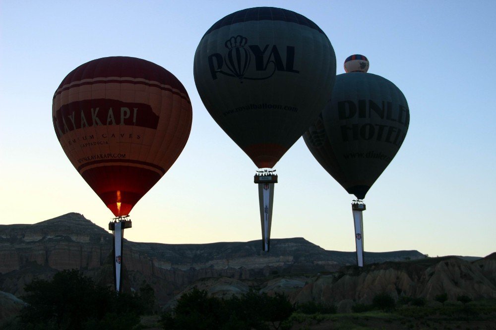 Kapadokya’da Balonlar Beşiktaş’ın Şampiyonluğu İçin Havalandı