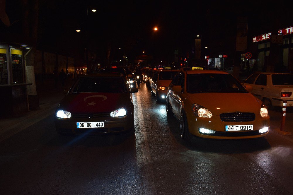 Malatya’da Taksiciler Terörü Protesto Etti