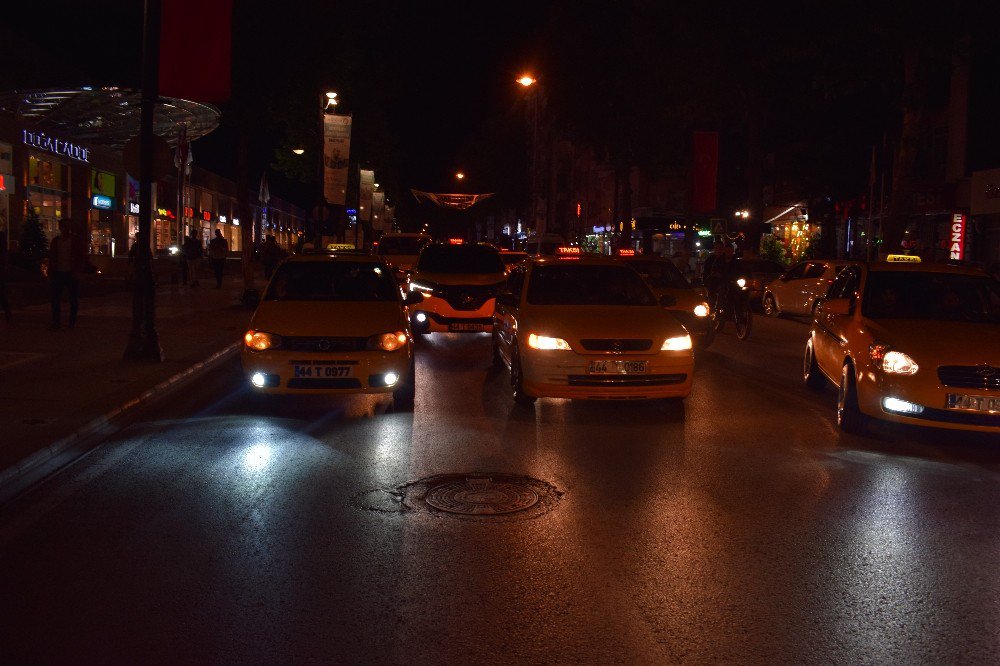 Malatya’da Taksiciler Terörü Protesto Etti