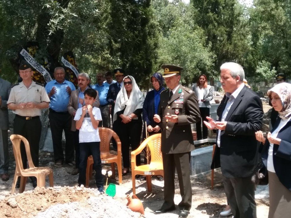 Vali Güvençer’den Şehit Fevzi Kıral’ın Ailesine Taziye