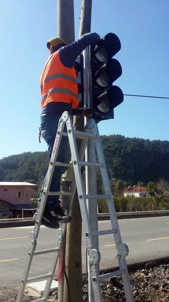 Sinyalizasyon Çalışmaları Sürüyor