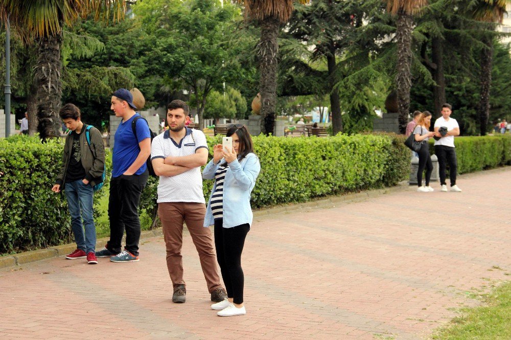 Samsun’da Şüpheli Çantadan Domates Ve Ekmek Çıktı