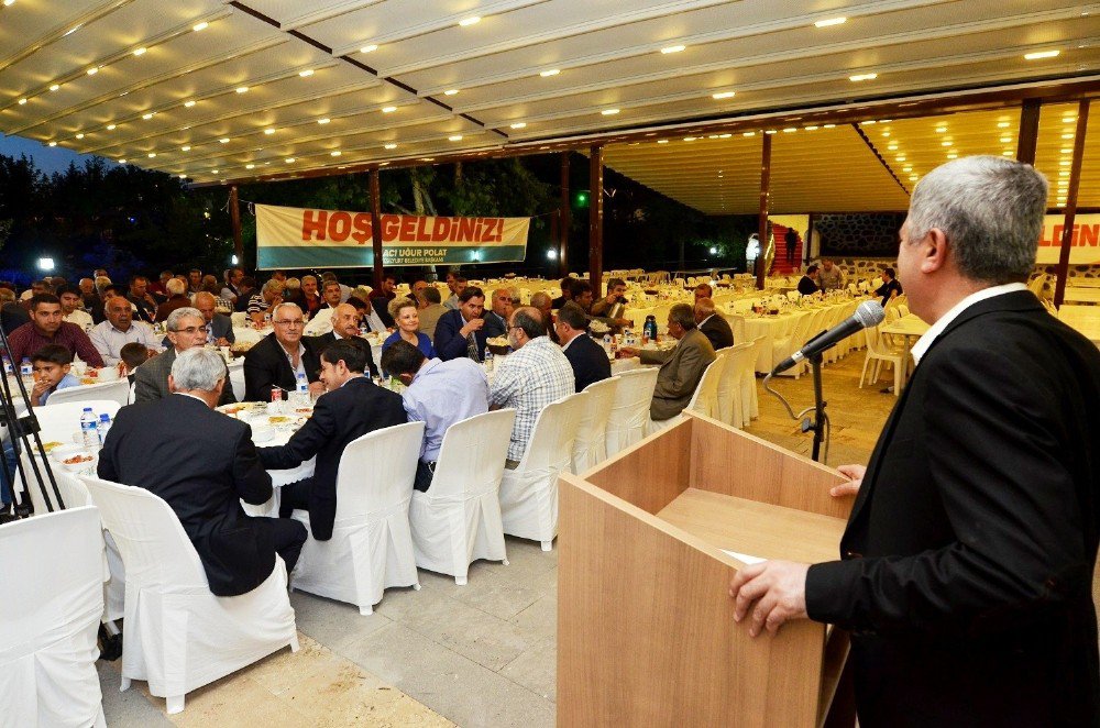 Yeşilyurt’taki Muhtarlar İftar Yemeğinde Bir Araya Geldi