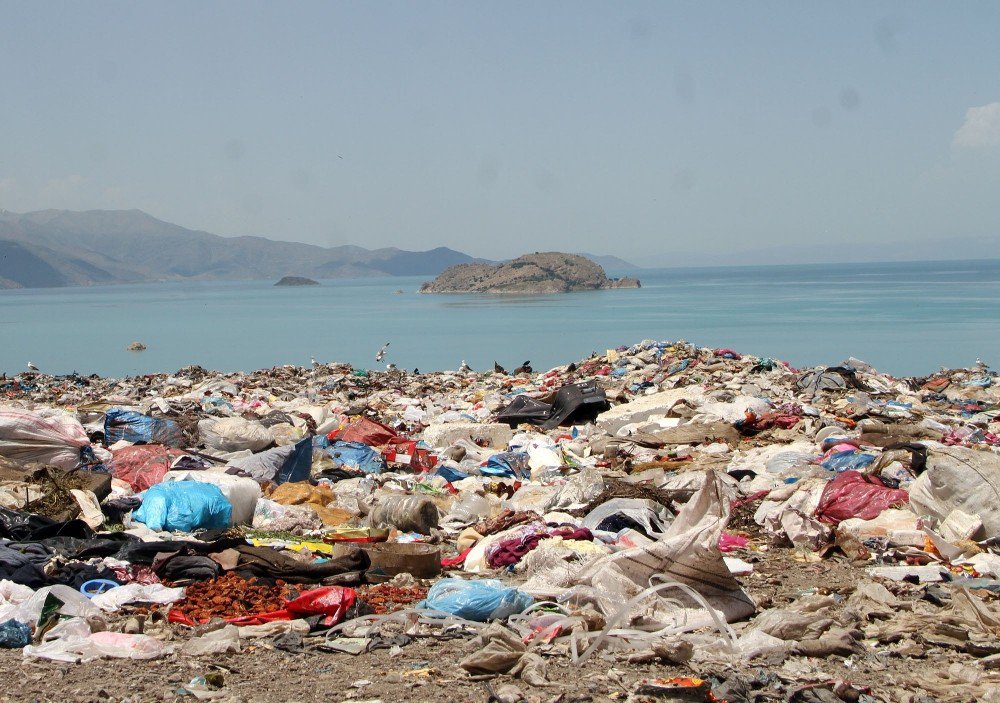 Van Gölü Çöplüğe Döndü