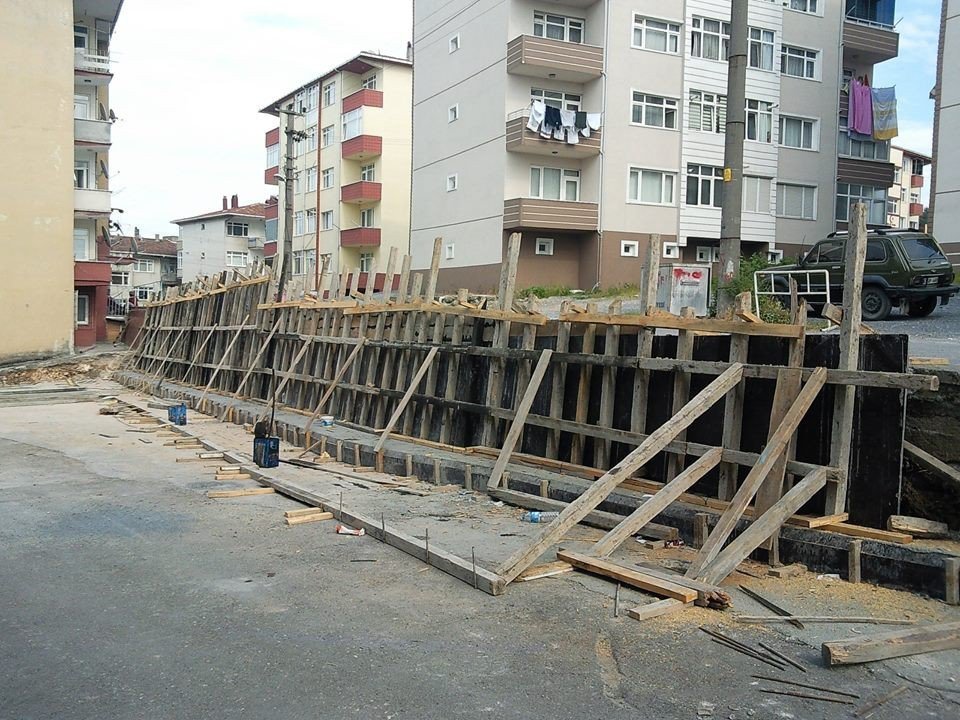 Alaplı Belediyesi Yol Açma Atağında