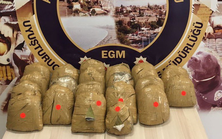 Kamyon Lastiği İçinden 20 Kilo Esrar Çıktı