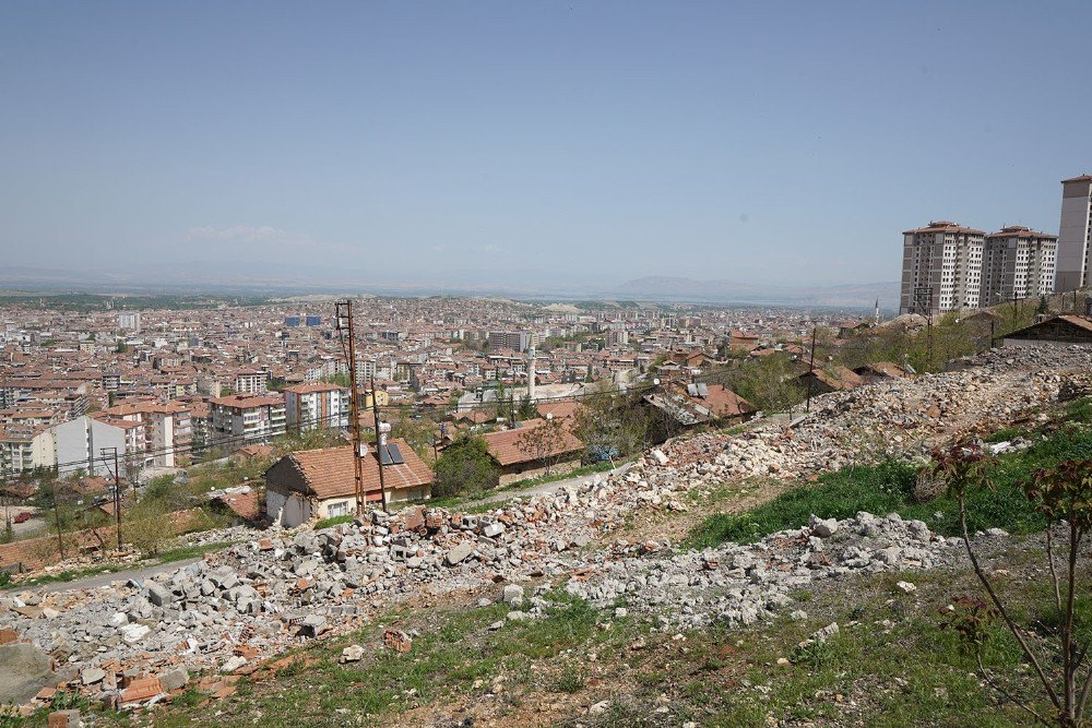 Büyükşehir Belediyesi Bu Yıl Bin 200 Sağlıksız Yapıyı Yıkacak