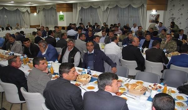 Vali Çınar, Korucularla İftarda Buluştu