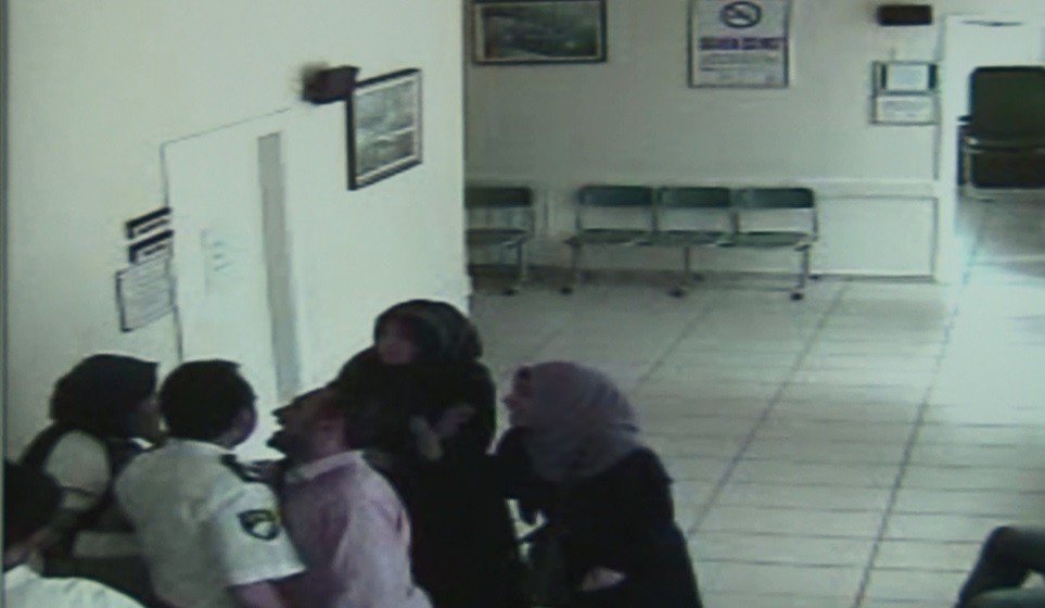 Bayan Doktora Yumruk Atıp Makasla Saldıran Zanlı Tutuklandı