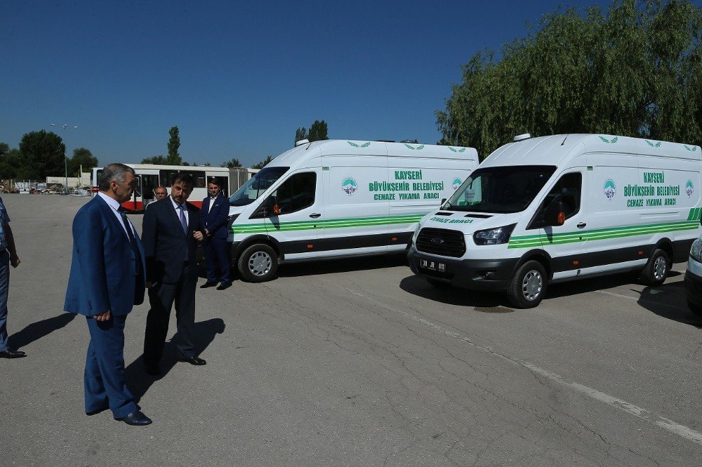 Büyükşehir’den İlçelere Araç Desteği