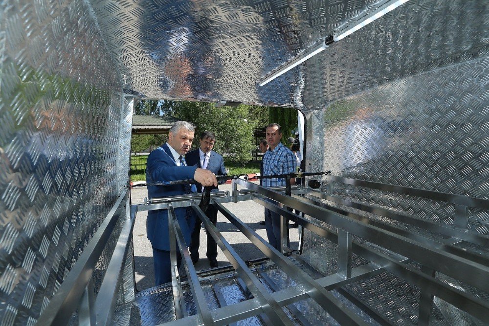 Büyükşehir’den İlçelere Araç Desteği