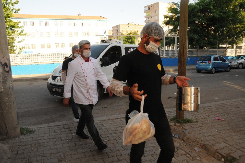 Yaşlı Ve Bakıma Muhtaç Vatandaşlara İftar Yemeği