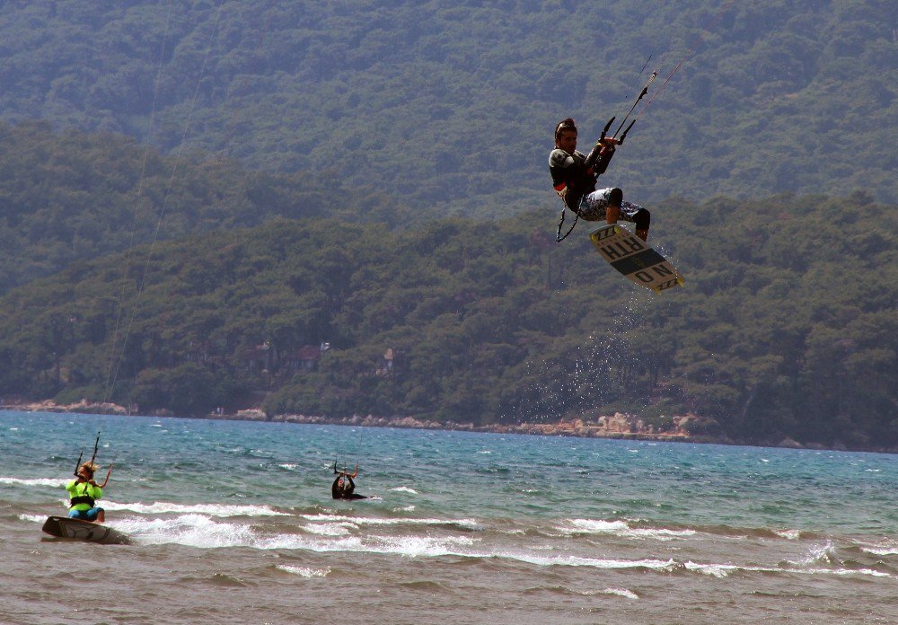 Su Üstündeki Özgürlük