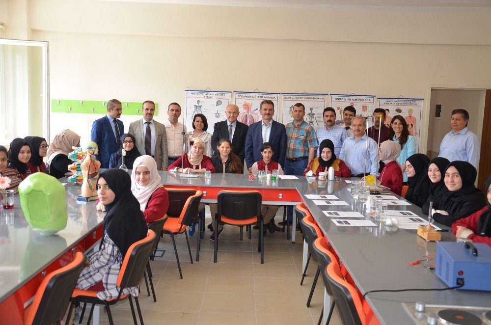 Özdilek İmam Hatip Lisesi Kütüphane Ve Laboratuvarına Kavuştu