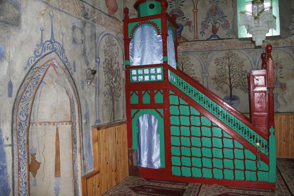 500 Yıllık Tarihin İzlerini Taşıyan Cami