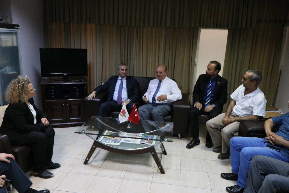 İsrail Büyükelçisi Naeh: “Katar Bir An Önce Teröristlerden Kurtulmalı”