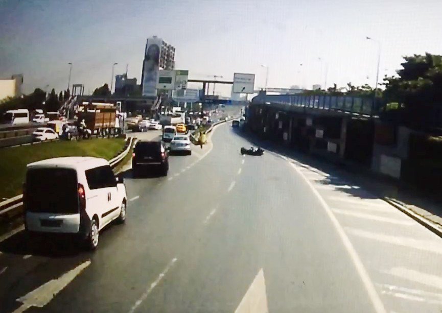 merter D-100’de Yola Savrulan Motosikletli Kamerada