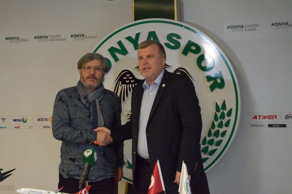 Mustafa Reşit Akçay Konyaspor’da