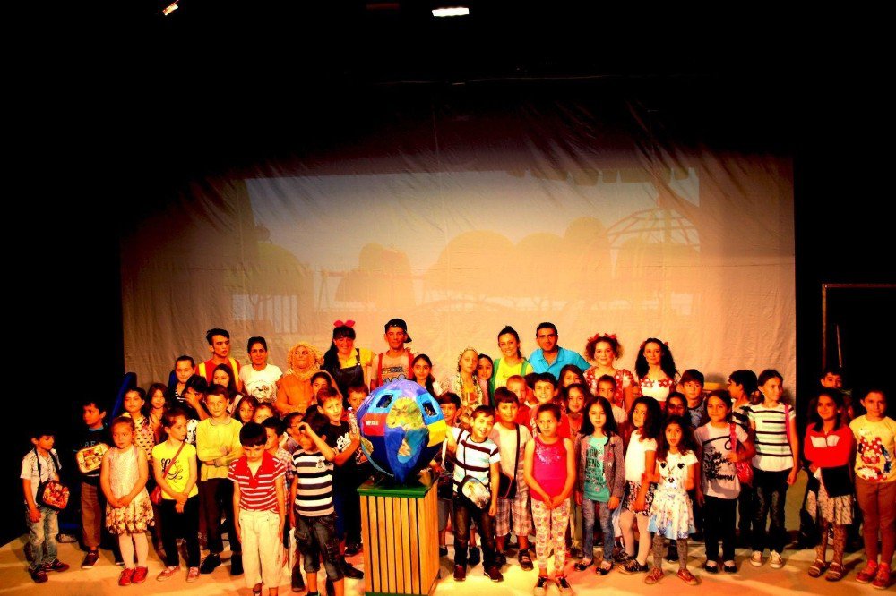 Kuşadası Belediye Tiyatrosundan Çevre Gününe Özel Oyun