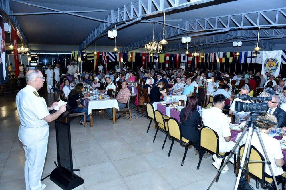 Vali Çakacak, Şehit Aileleri Ve Gaziler Onuruna Düzenlenen İftara Katıldı