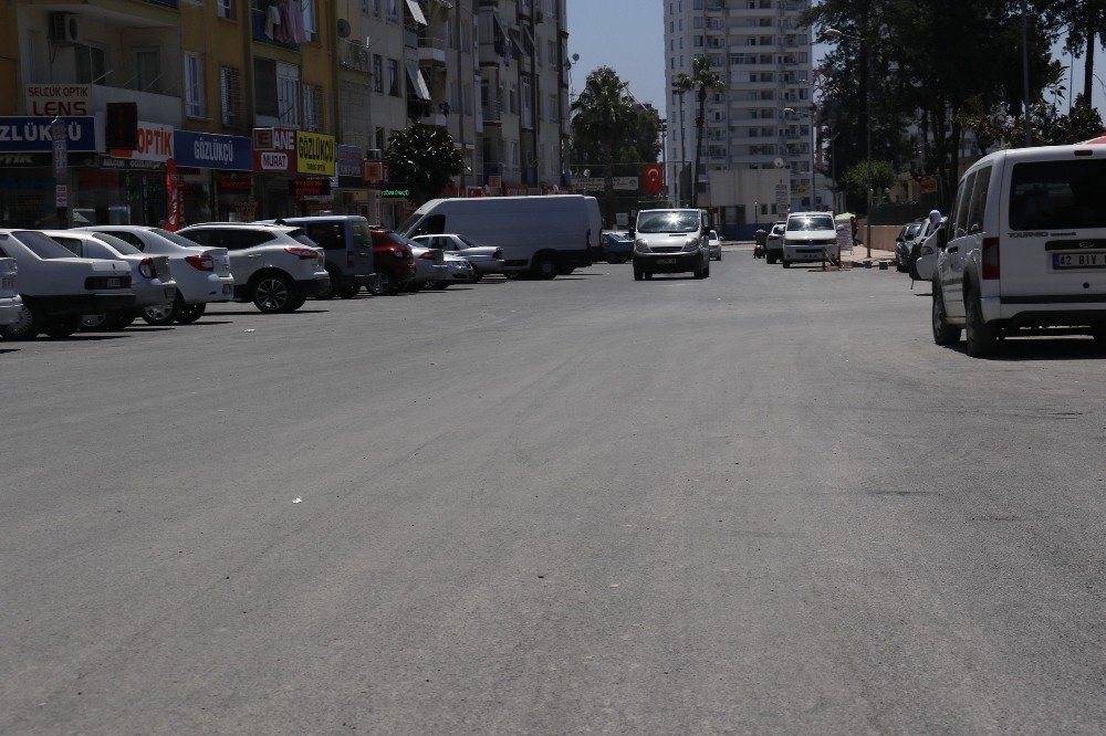 Akdeniz’de Sel Yaraları Sarılıyor